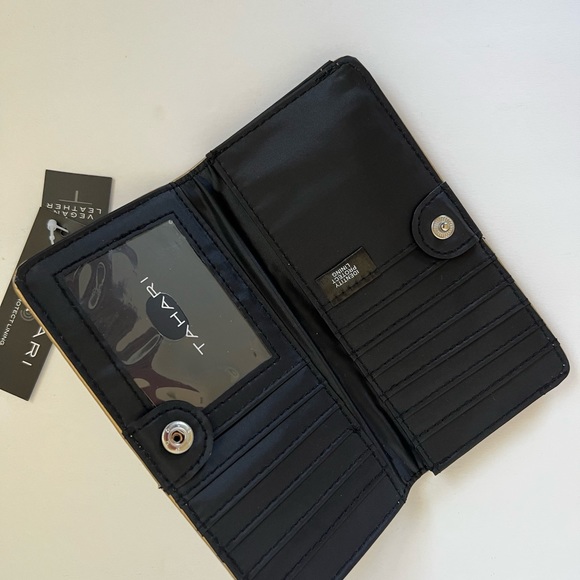NEW TAHARI SLIM CLUTCH TWO -FOLD WALLET CASE ORGANIZER RFID PROTECTION - Picture 5 of 7